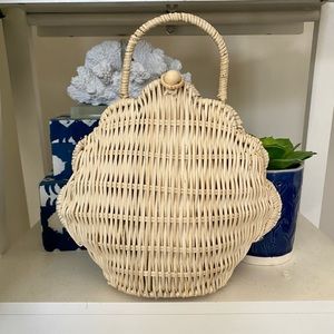 Shell Wicker Purse